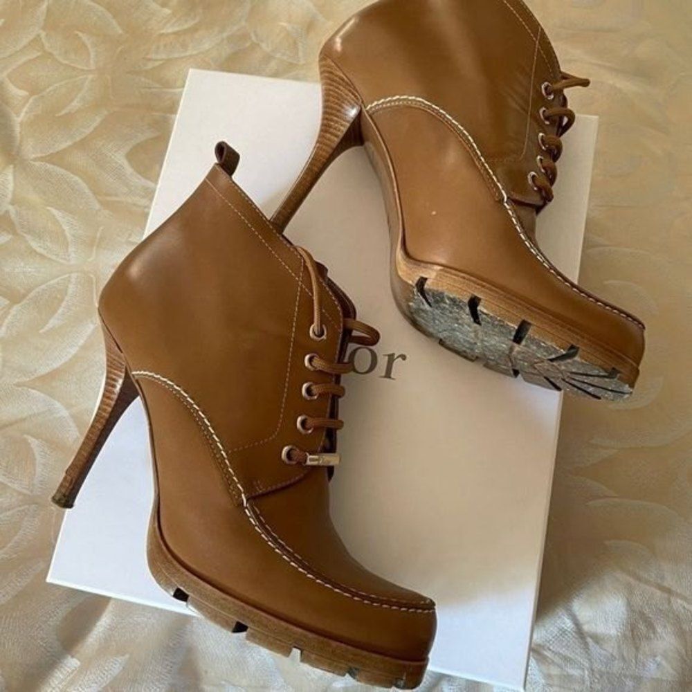 DIOR leather lace up boots-Camel size 7